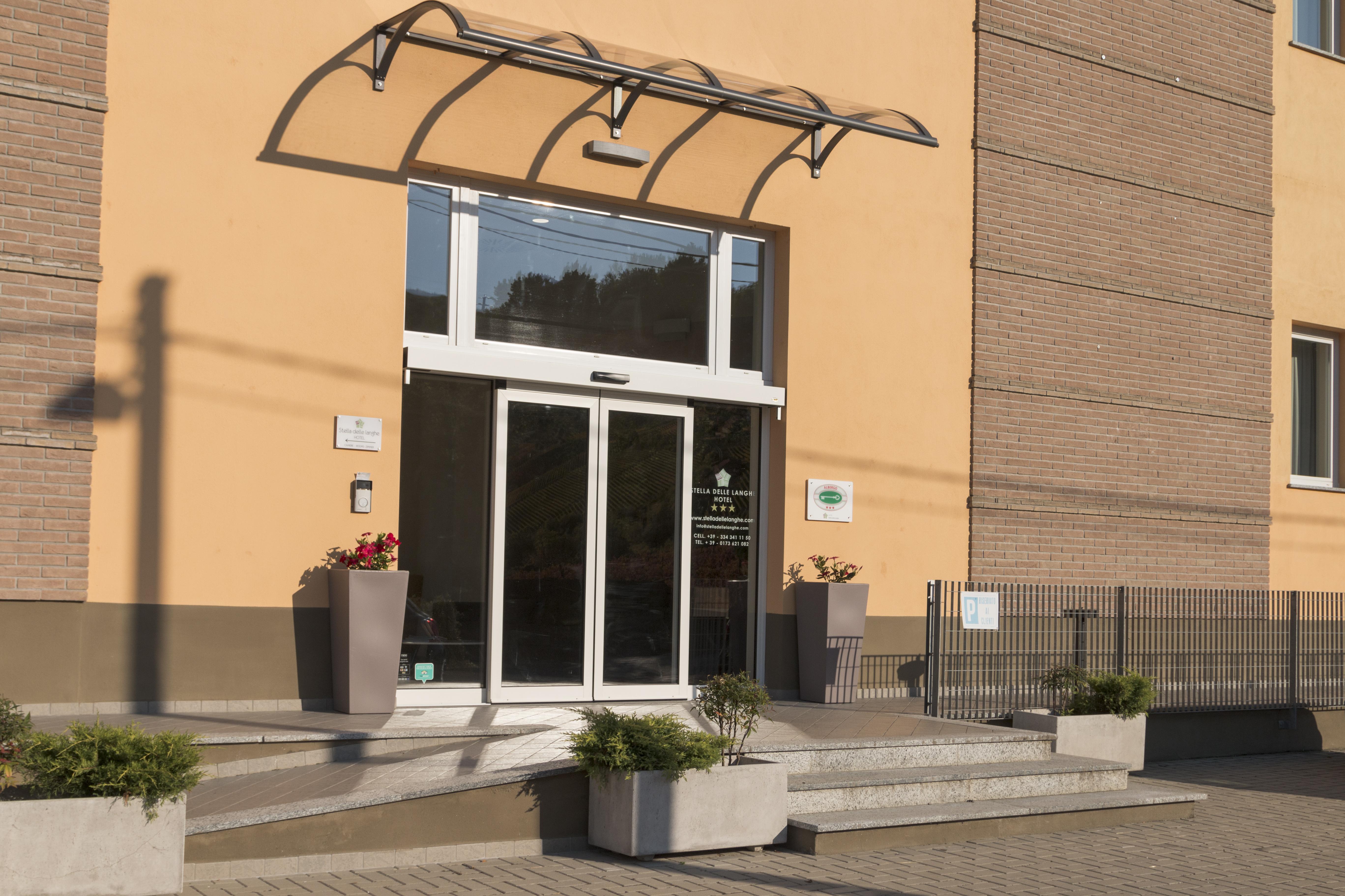 Hotel & Wellness Stella Delle Langhe Govone Bagian luar foto